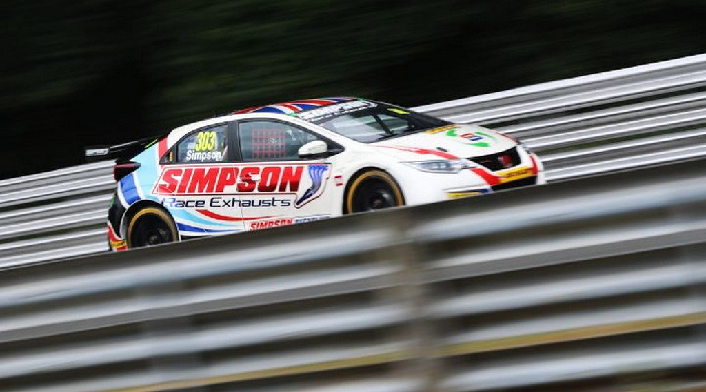 PCCGB Oulton Park: Wrigley beats Zamparelli to claim impressive maiden pole